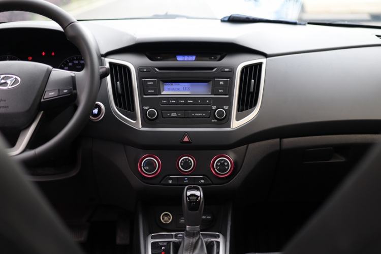 Used Hyundai ix25 2015 1.6L Automatic Two-Wheel Drive Smart GLS Trim Interior 9