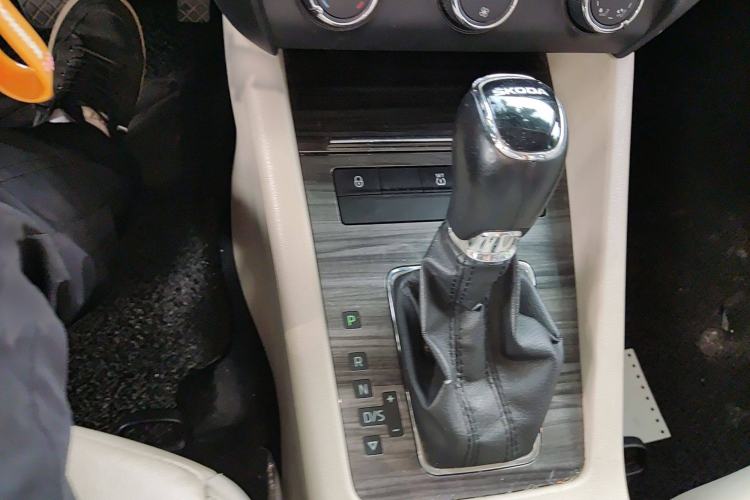 Used Skoda Octavia 2015 1.6L Automatic Yijie Edition