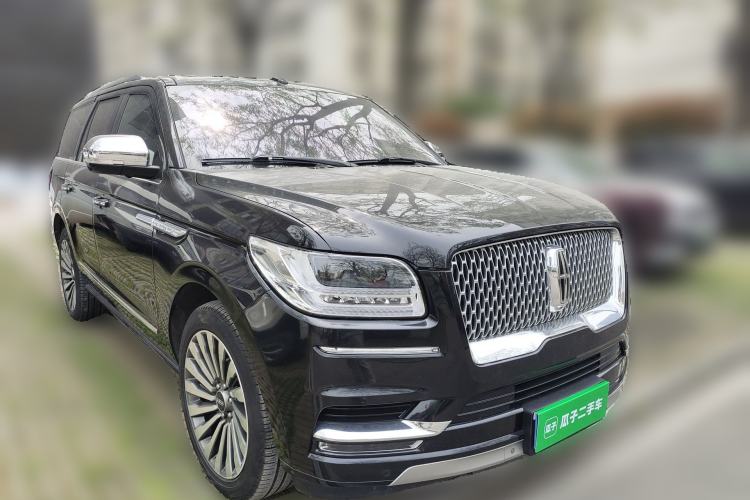 Used Lincoln Navigator 2019 3.5T Presidential Series China VI Standard Front Right 45 Deg