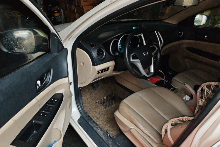 Used CHANGAN Eado 2014 1.6L Manual Luxury Model