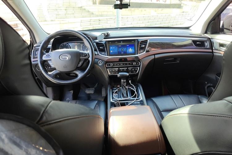 Used GAC Trumpchi GS8 2017 320T Two-Wheel Drive Luxury Smart Connectivity Version (7 Seats)