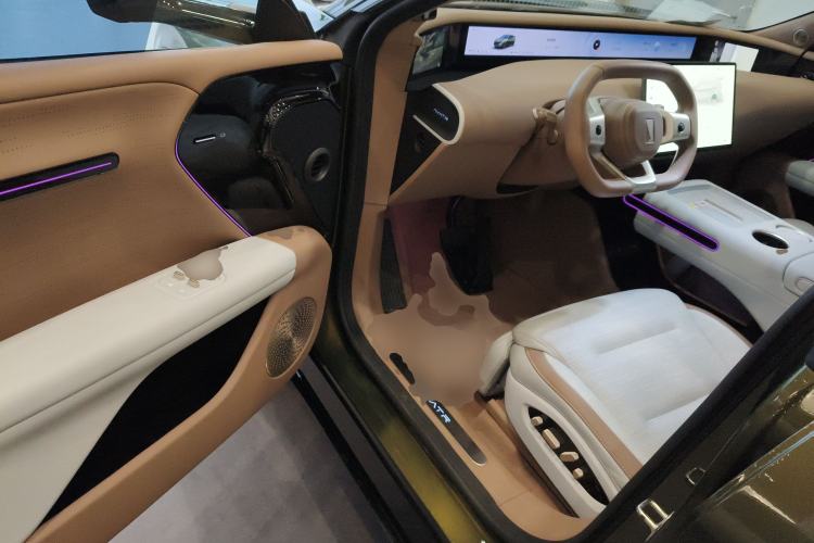 Used Avatr 07 2024 Ultra Range-Extended Four-Wheel Drive Driver Seat