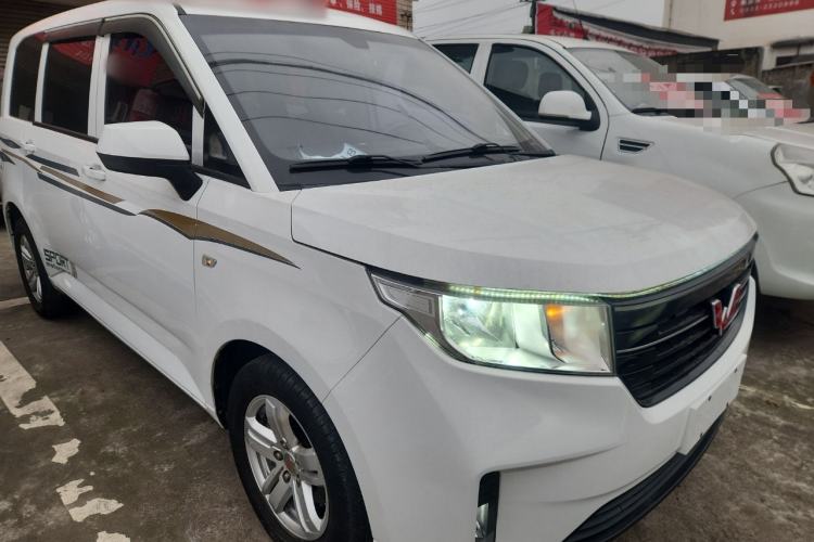 Used Wuling Hongguang PLUS 2019 1.5T Manual Comfort Version 7 Seats