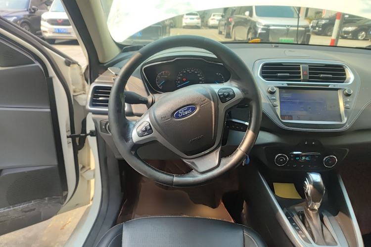 Used Ford Escort 2017 Happiness Edition 1.5L Automatic Fashion Version Steering Wheel