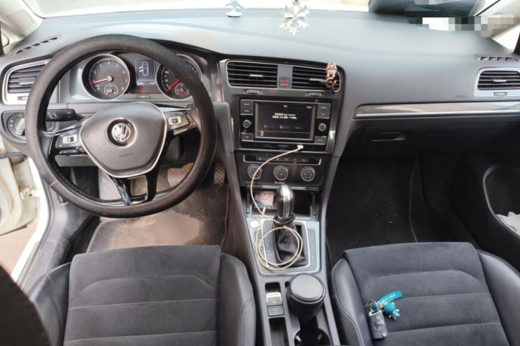 Used Volkswagen Golf 2018 230TSI Automatic Luxury Version
