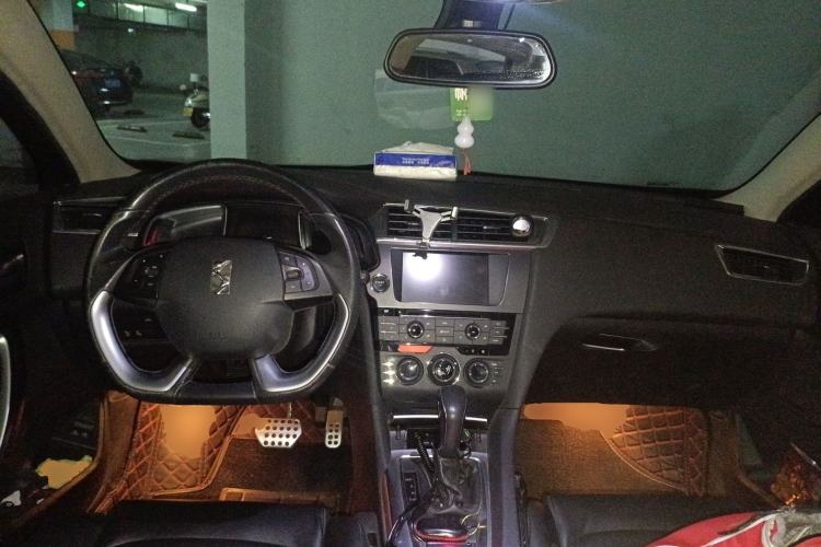 Used DS 6 2014 1.6T Luxury Edition THP200