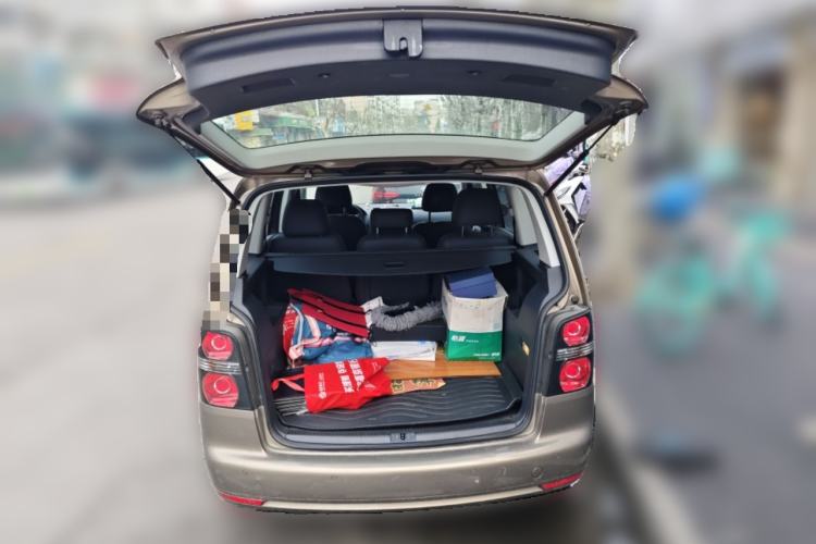 Used Volkswagen Touran 2015 1.4T DSG Comfort Edition 5 Seats Trunk