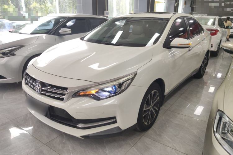 Used Venucia D60 2018 1.6L CVT Smart Connect Elite Edition