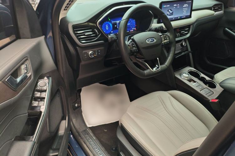 Used Ford Escape 2020 EcoBoost 245 Two-Wheel-Drive Titanium Edition Driver Seat