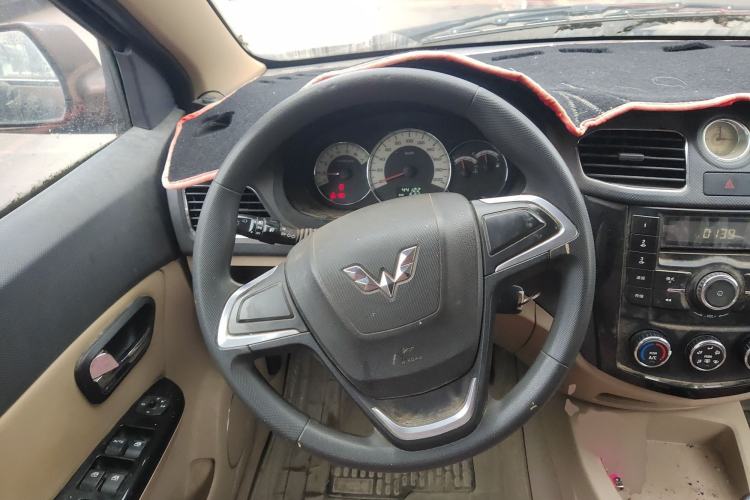 Used Wuling Hongguang 2014 1.5L S Comfort Model
