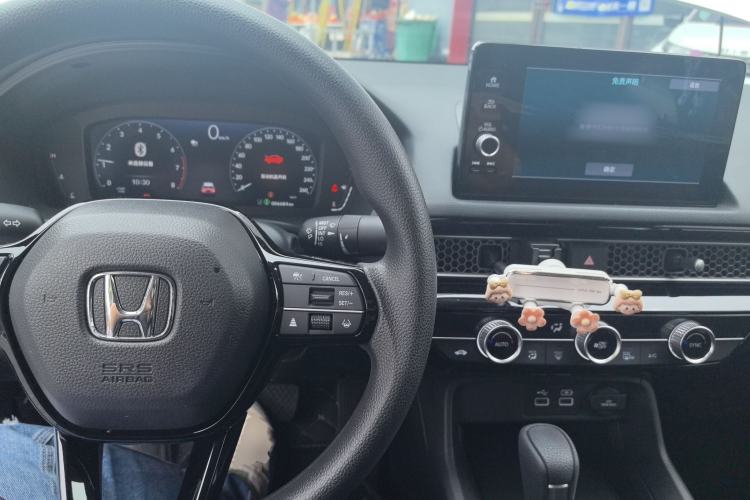 Used Honda Civic 2022 240TURBO CVT Dynamic Edition Center Console