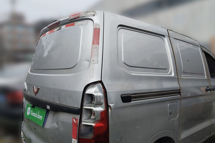 Used Wuling Hongguang V 2019 1.5L Jingqu Edition Sealed-Window Vehicle China VI LAR
