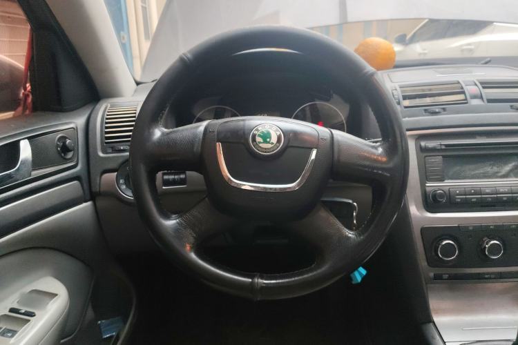 Used Skoda Octavia 2010 2.0L Manual Yijun Edition