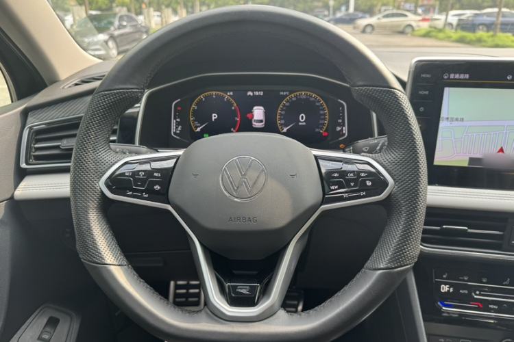 Used Volkswagen Tiguan L 2022 330TSI Automatic Two-Wheel Drive R-Line Enhanced Edition Interior 2