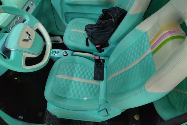 Used Wuling Hongguang MINIEV 2021 Macaron Sandwich Model 170 km Lithium Iron Phosphate Left Front Seat