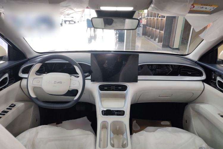 Used Geely Galaxy Geome 2026 Model 310km Dream Edition Center Console