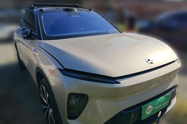 Used Nio ES8 2024 75 kWh Front Right 45 Deg