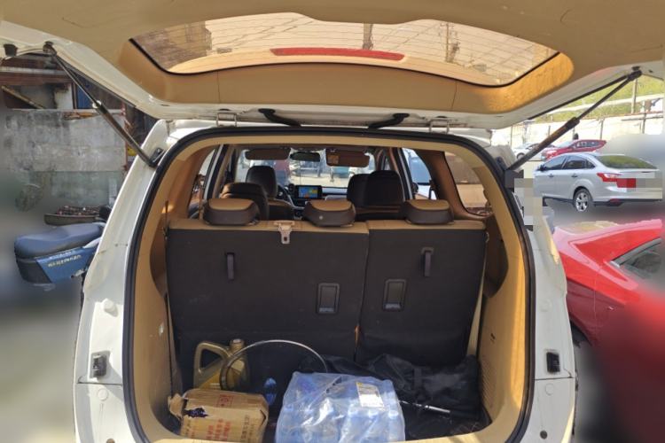 Used Baojun 730 2017 1.8L iAMT Luxury Version 7-Seater