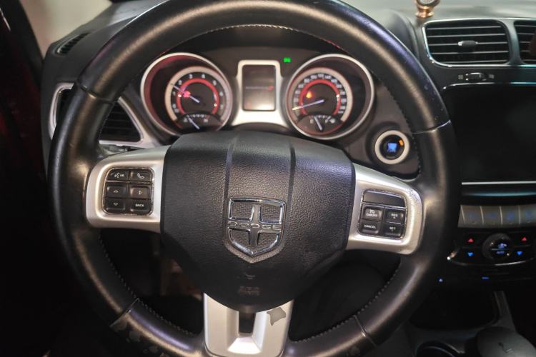 Used Dodge Journey 2013 2.4L Two-Wheel Drive Luxury Version