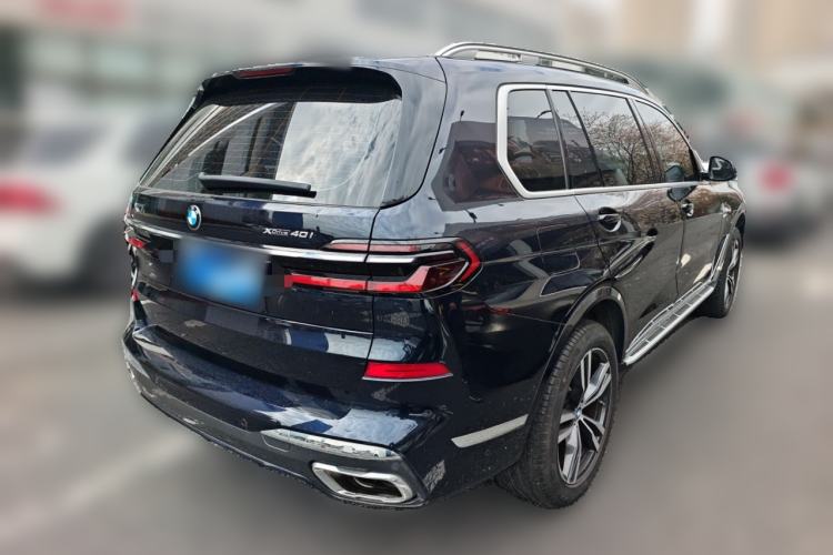 Used BMW X7 2023 xDrive40i Luxury Package with Leading Features Rear Right 45 Deg