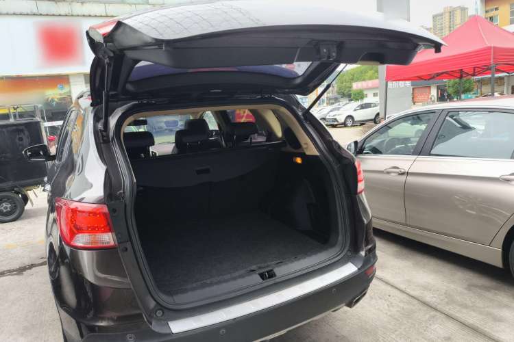 Used Dongfeng Aeolus AX7 2016 2.0L Automatic Zhiyi Trim