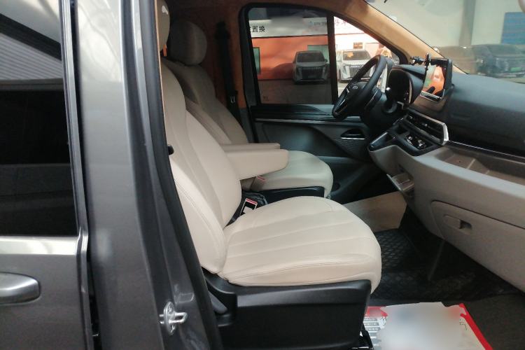 Used Iveco Fidato 2025 B30 Passenger Bus 2.0T 110 kW Automatic – Starlight Edition