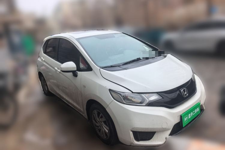 Used Honda Fit 2016 1.5L SES CVT Fashion Sunroof Edition Front Right 45 Deg