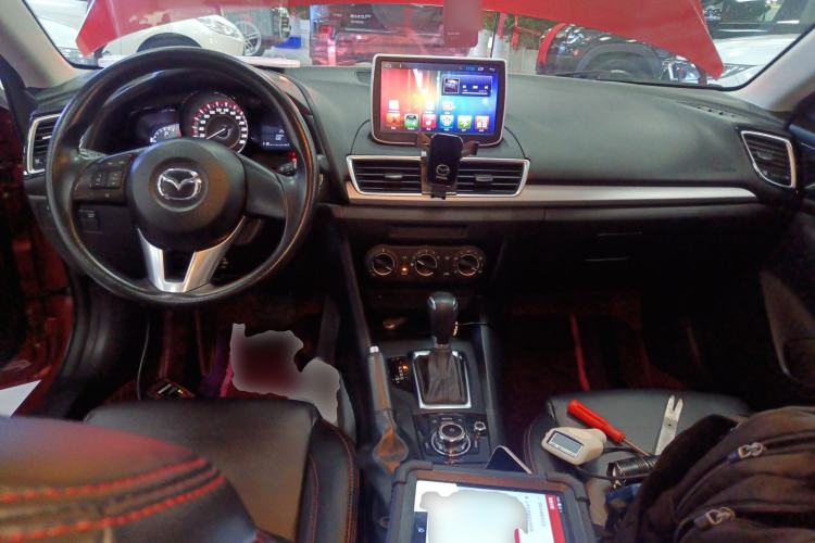 Used Mazda 3 Axela 2016 Sedan 1.5L Automatic Comfort Model Center Console