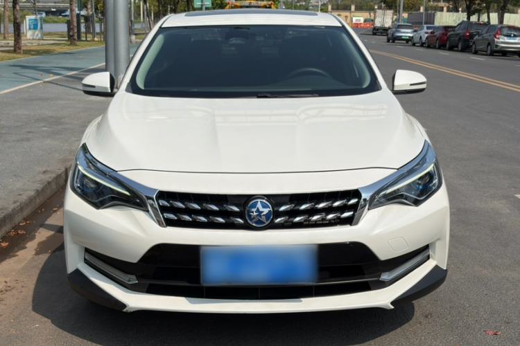 Used Venucia D60 2019 1.6L XL CVT Smart Connect Elite Edition