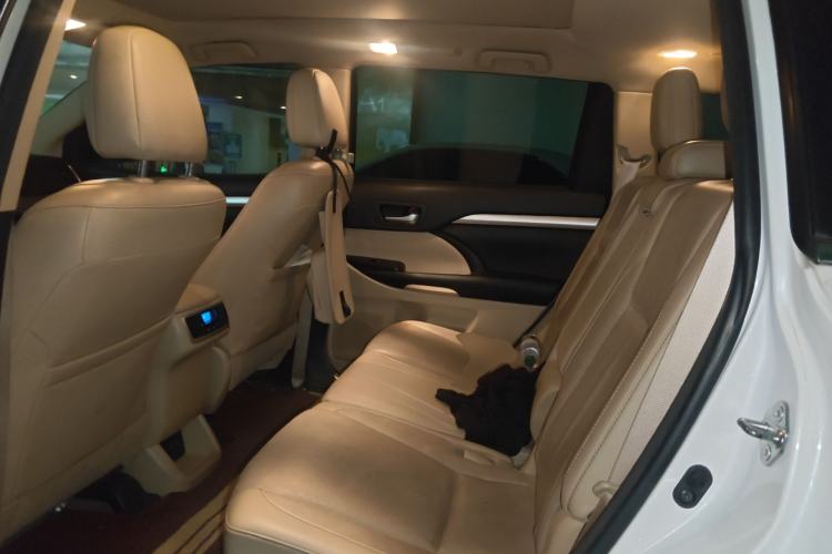 Used Toyota Highlander 2018 2.0T Four-Wheel Drive Luxury Edition 7 Seats China V Emission Standard
