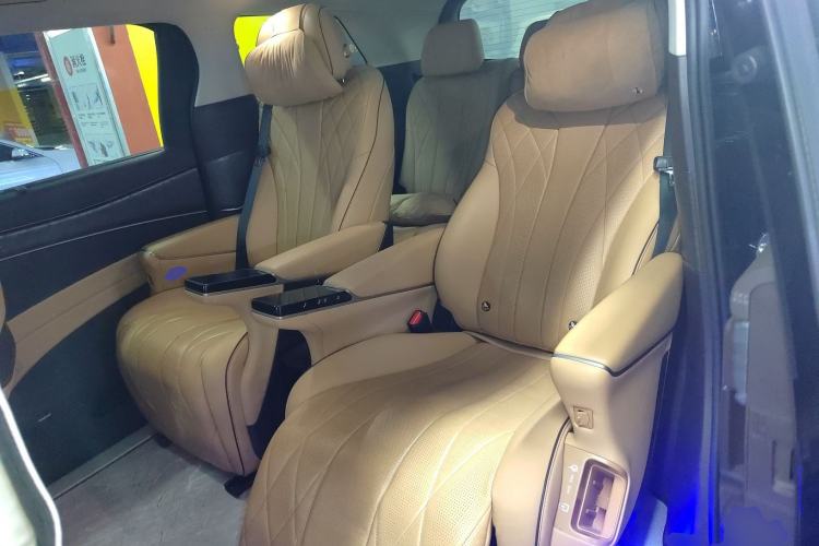 Used Denza D9 2024 DM-i 1050 Luxury Model