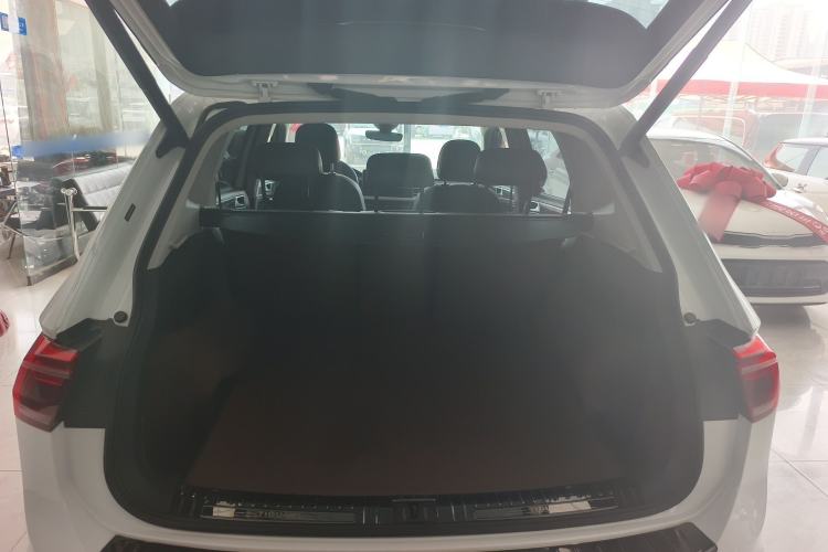 Used Volkswagen Tiguan L 2023 Restyled 330TSI Automatic Two-Wheel Drive R-Line Enhanced Comfort Version Trunk