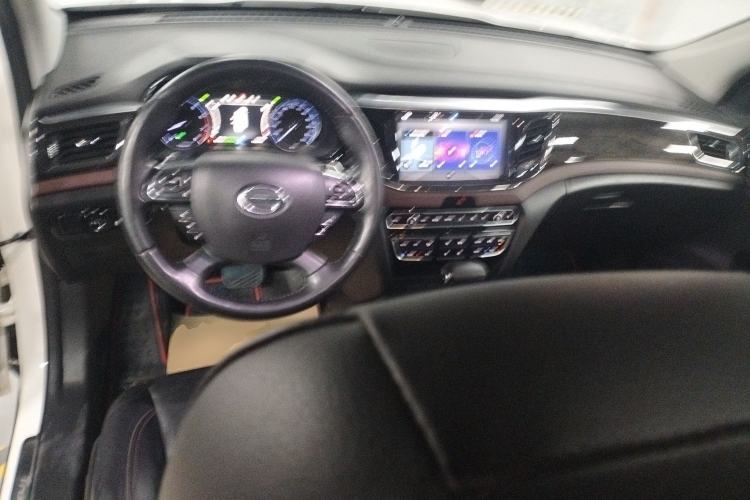 Used GAC Trumpchi GS8 2017 320T Two-Wheel Drive Luxury Smart Connectivity Version (7 Seats)