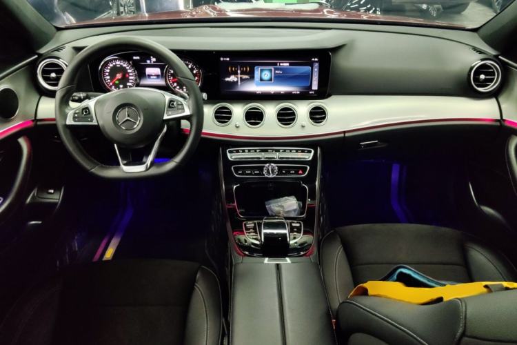 Used Mercedes-Benz E-Class 2017 Restyled E 300 Sport Edition Center Console