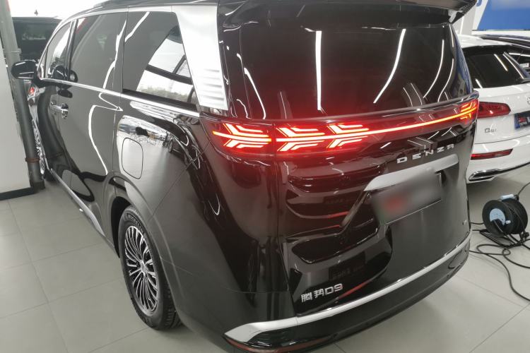 Used Denza D9 2022 DM-i 970 Four-Wheel Drive Prestige Model Rear Left 45 Deg