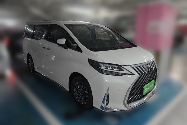 Used Lexus LM 2020 300h Seven-Seat Elegant Edition Front Right 45 Deg