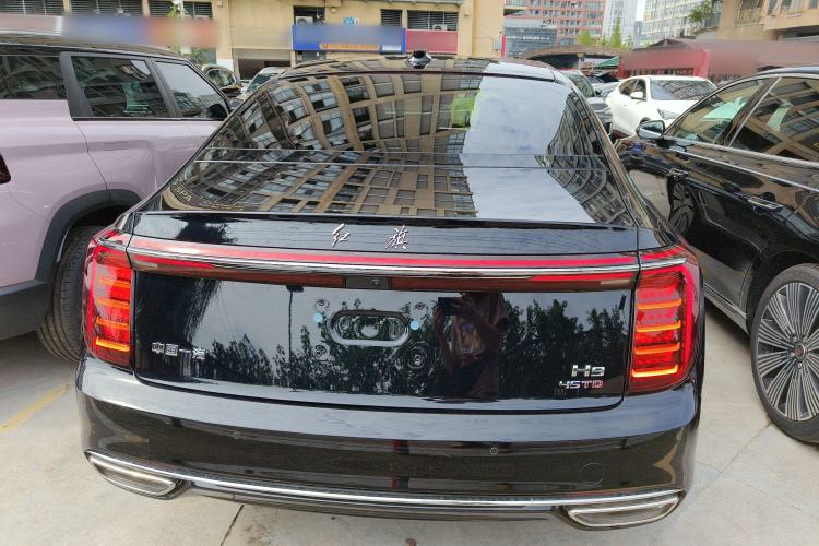 Used Hongqi H9 2025 Model Facelifted 2.0T Two-Wheel Drive Flag-Style Luxury Business Edition, 5 Seats