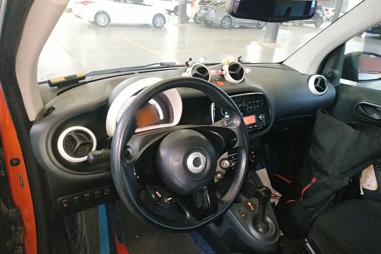 Used smart fortwo 2015 1.0L 52 kW hardtop Dynamic version