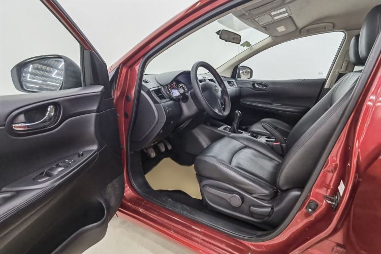 Used Nissan Tiida 2011 1.6L Manual Comfort Edition
