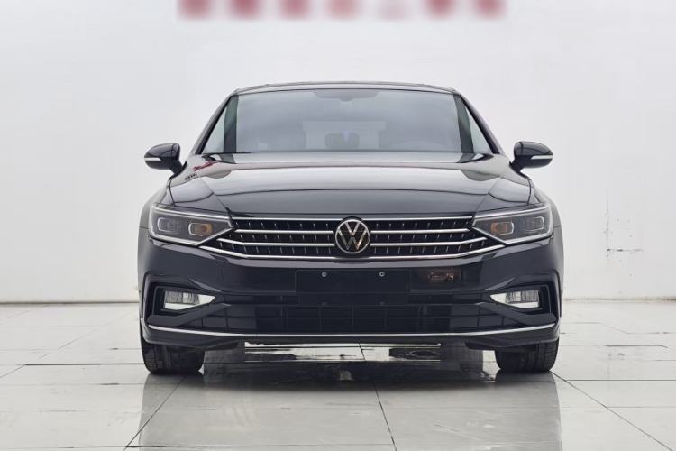 Used Volkswagen Magotan 2023 2 Million Units Limited Edition 330TSI DSG Leading Version Exterior 4