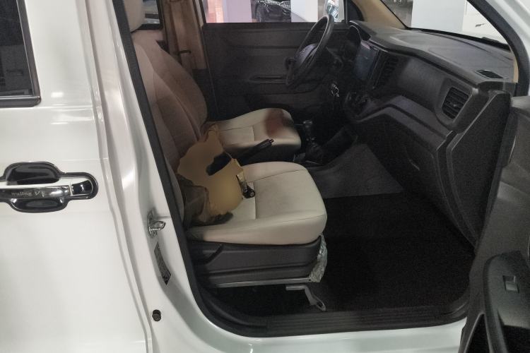 Used Wuling Hongguang V 2021 1.5L Refreshed Enjoyment Edition LAR
