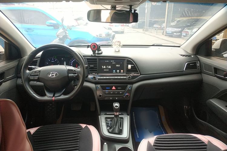 Used Hyundai Elantra (6th Generation / Lingdong) 2016 1.4T Dual-Clutch Xuan Dong · Dynamic Version Center Console
