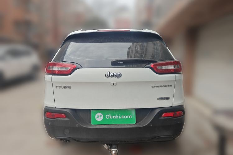 Used Jeep Cherokee 2016 2.0L Superior Edition
