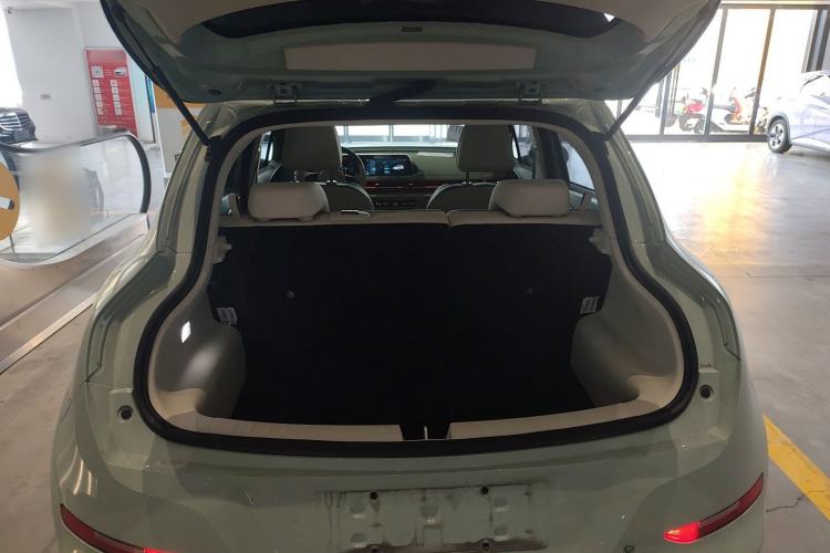 Used ORA Good Cat 2023 401 km Standard Range Luxury Version Lithium Iron Phosphate Trunk