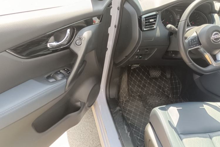 Used Nissan Qashqai 2025 Honor 2.0L CVT XV+ Leading Edition Driver Seat