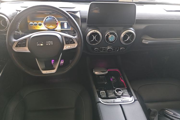 Ojetý BAIC Off-Road BJ40 2021 2.0T Automatic Four-Wheel Drive Ring the Tower Champion Edition