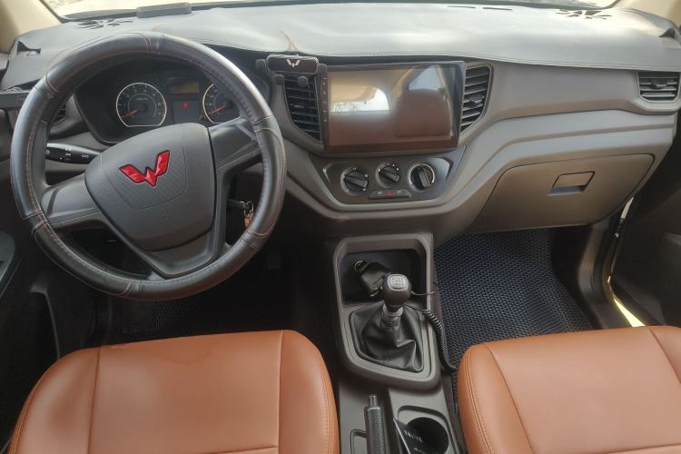 Used Wuling Hongguang V 2022 1.5L Jingqu Version Hydraulic Power Steering LAR