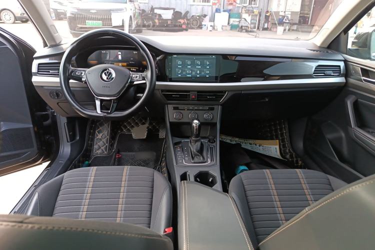 Used Volkswagen Lavida 2022 280TSI DSG Comfort Edition Center Console