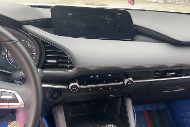 Used Mazda 3 Axela 2023 2.0L Automatic Zhiya Edition Audio And AC Panel