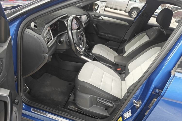 Used Volkswagen T-ROC 2021 280TSI DSG Two-Wheel Drive R-Line Pro Connected Version Interior 1